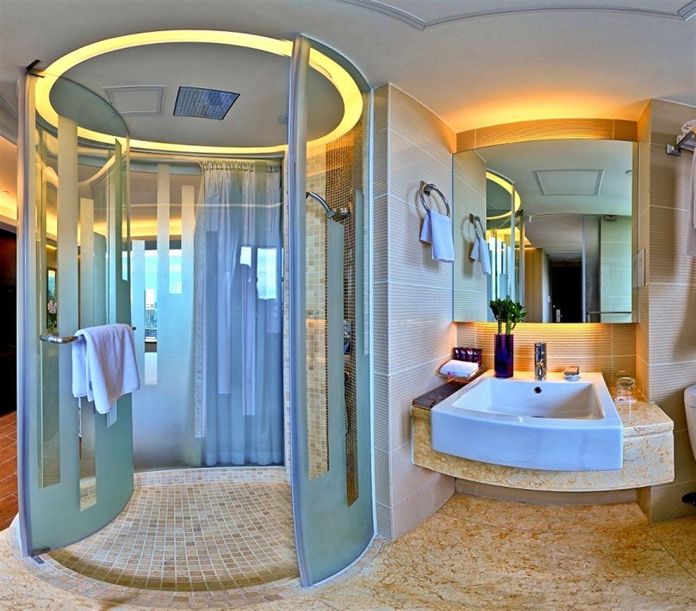 The Bauhinia Hotel - Central Hongkong Exteriör bild
